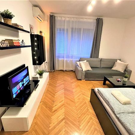 Apartment Helen - Old Town, Ac 브라티슬라바 외부 사진