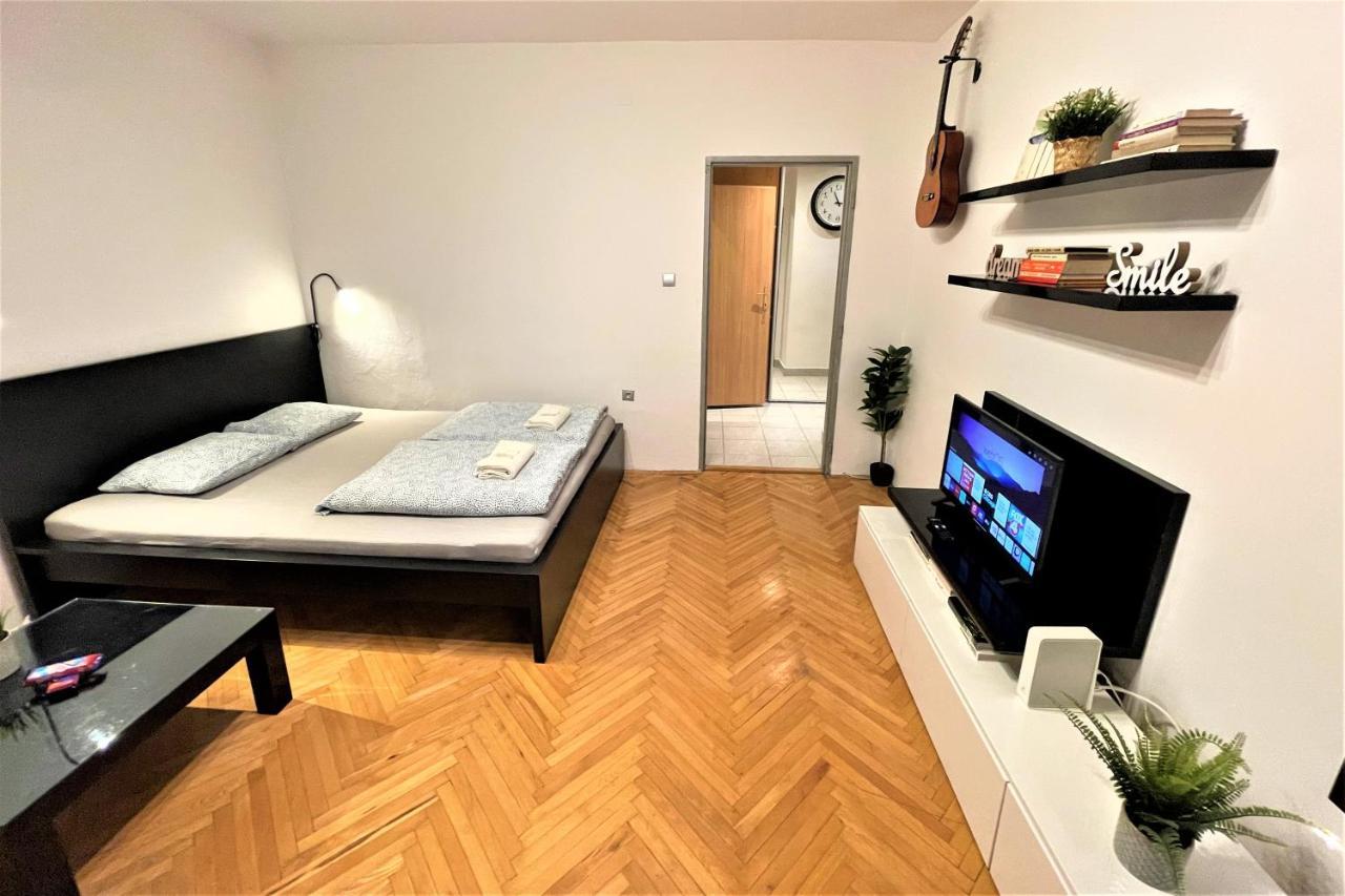Apartment Helen - Old Town, Ac 브라티슬라바 외부 사진