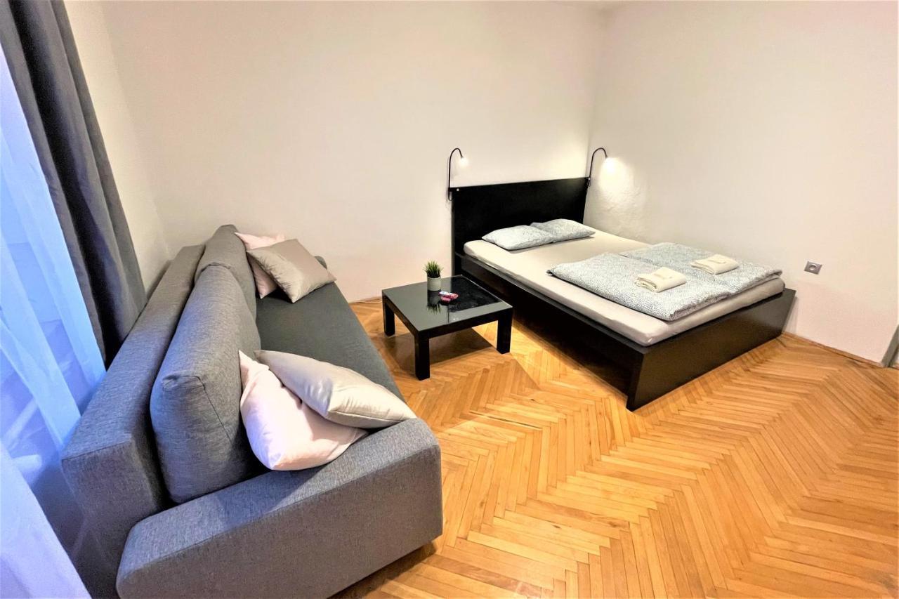 Apartment Helen - Old Town, Ac 브라티슬라바 외부 사진