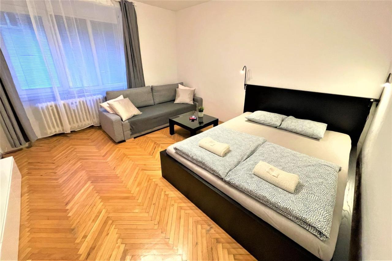 Apartment Helen - Old Town, Ac 브라티슬라바 외부 사진